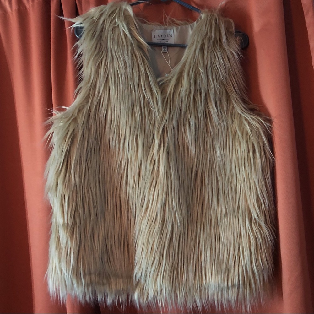 Vest - Picture 3 of 4